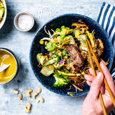 Bild Asia-Salat mit Cashewdressing, Rindfleisch und Shiitake-Pilzen