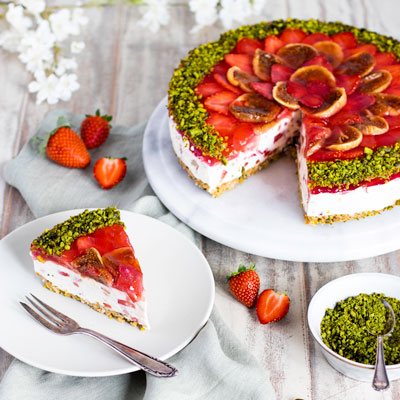 Bild Erdbeer-Mascarpone-Kuchen mit Minze und mit Pistazien von KLUTH